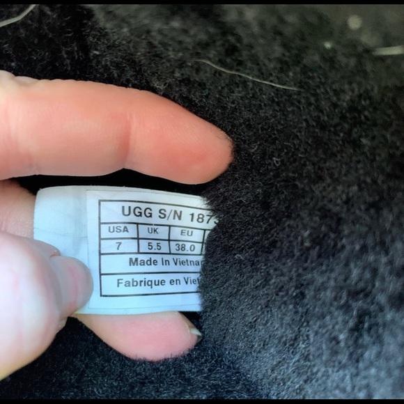 UGG Bailey Button Triplet Black Suede Boots - Picture 4 of 4